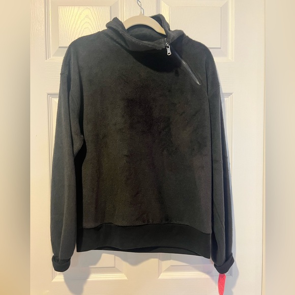 Betsey Johnson Jackets & Blazers - Betsy Johnson Performance Fleece Pullover Black Size Medium NWT